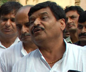shivpal singh sudden visit in tahsil