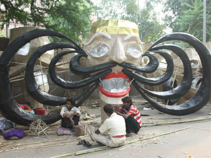 lucknow to make 121 feet ravana statue for dussehra.