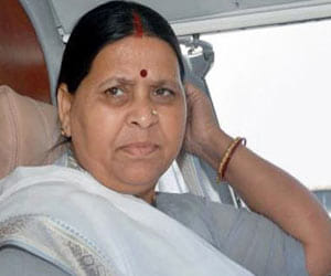 Lalu to run party from prison, Rabri Devi to lead RJD