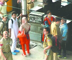 judge scolded police for contempt of court