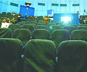 people not taking interest in science show