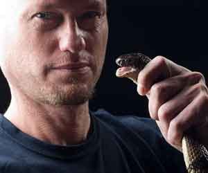 Man 'immune' to deadly snake venom 