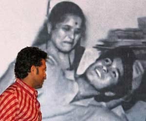 sachin-s-mother-to-come-wankhede-by-a-wheelchair
