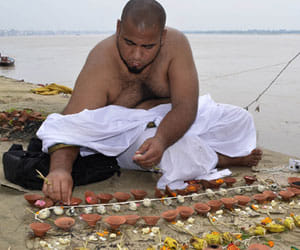 changed religion after seeing burning rites