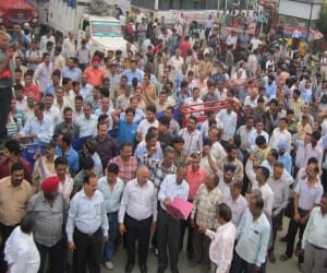 two lac employees refuse to do work