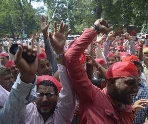 Demonstration by haryana karamchari Taalmel commetti 