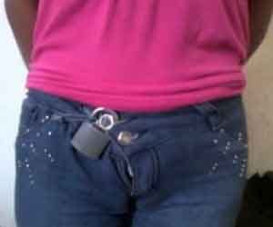 Mexican man made his girlfriend wear a padlock on her jeans