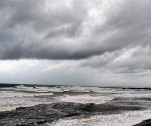 cyclone phailin to hit odisha, andhra 
