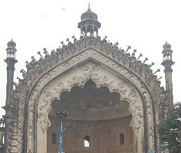 all about rumi darwaja in lucknow