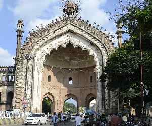 lucknow historical ghantaghar to develop as lucknow haat.