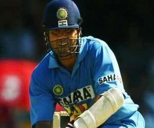sachin-tendulkar-recalled-by-umpires 
