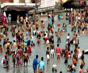 water is not available on ganga ghat