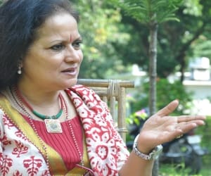 actress himani shivpuri will seen in swiming suit.