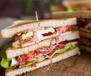 air india served sandwich with worm