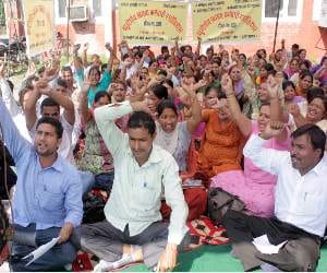 modi rally and protester
