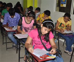 4,066 take CAT 2013 as exam kicks off 