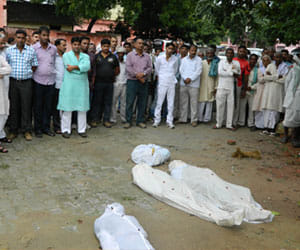 35 died becoz Spurious liquor in azamgarh
