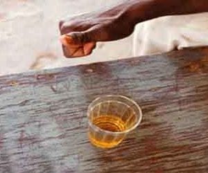 Three people , including a woman ate poison