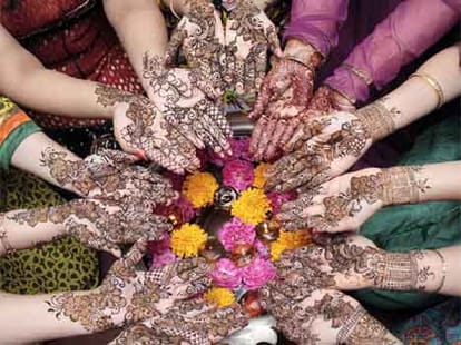 Karva Chauth festival, market prepare.