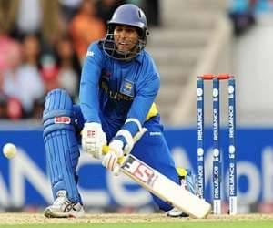 Tillakaratne-Dilshan-scoop-shots