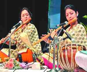 Solo flute racital by Illahabadi sisters 