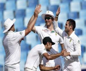 SA Beat Pak in Dubai test by an innings