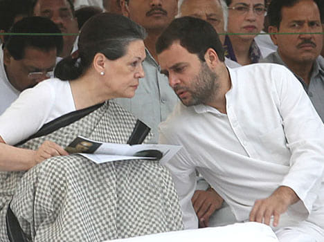 amit shah attacks rahul gandhi over dynasty politics