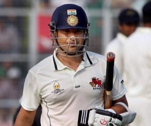 sachin-out-wrong-decision-to-umpire