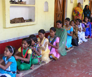 fifty member happy family of sudama