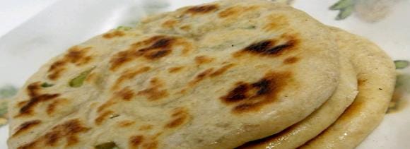 potato stuffed amritsari kulcha