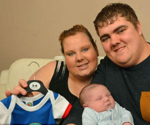 Baby-boy-born-weighing-12-POUNDS-wearing-clothes-big-month-old