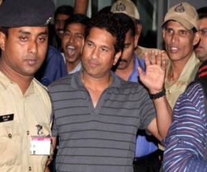 sachin-arrived-kolkata-for-2nd-last-match-in-his-carrier