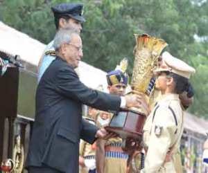 shalini agnihotri holds best ips trainee award