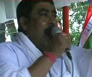 Leader from Mamata Banerjee's party threatens to chop off Congress workers' hands