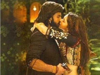 kiss and bedroom scene in ramleela