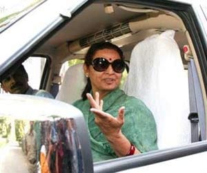 tickets distributed to families of jailed leaders