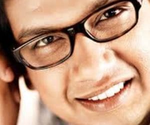 live performance of singer vijay prakash on pec fest