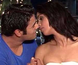 malika in honeymoon