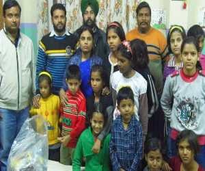 Fruits distributed to children