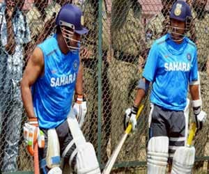 sachin tendulkar_poster_mahendrasinghdhoni_room
