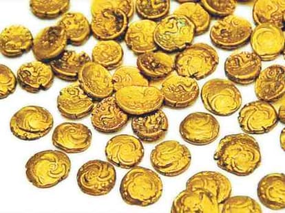 shobhan sarkar and unnao treasure drama