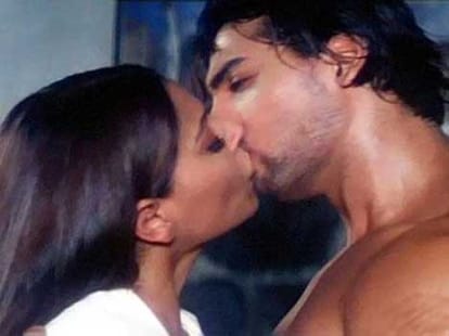 kiss scene real life lover in hindi films