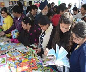 Amar Ujala contest in chandigarh book fare