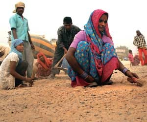 cbi investigates work of mnrega in 5 districts