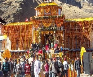 badrinath dham kapat will closed Thursday.