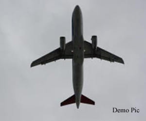 go air plane stucks in air vaccume in lucknow