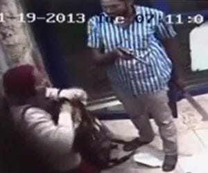 Robbers are targeting women specially