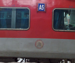 rajdhani express engine fails