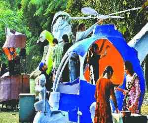 Carnival today, glare of Bollywood