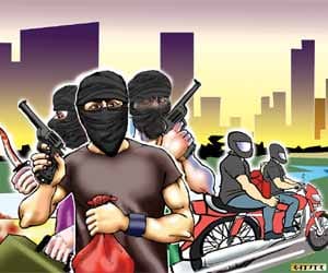 Multinational corporate officers kidnapped and looted